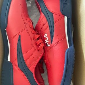 Red Low Top FILA Sneakers. Men’s 9/Ladies 11